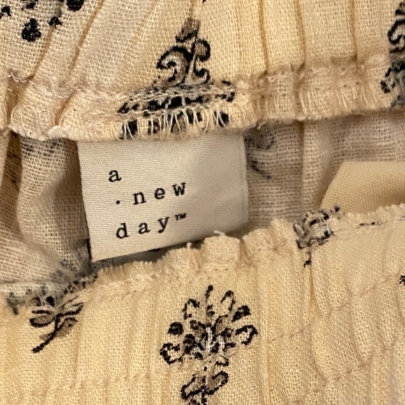 LINEN shorts damask pattern cream black elastic waist drawstring a new day - Picture 4 of 10